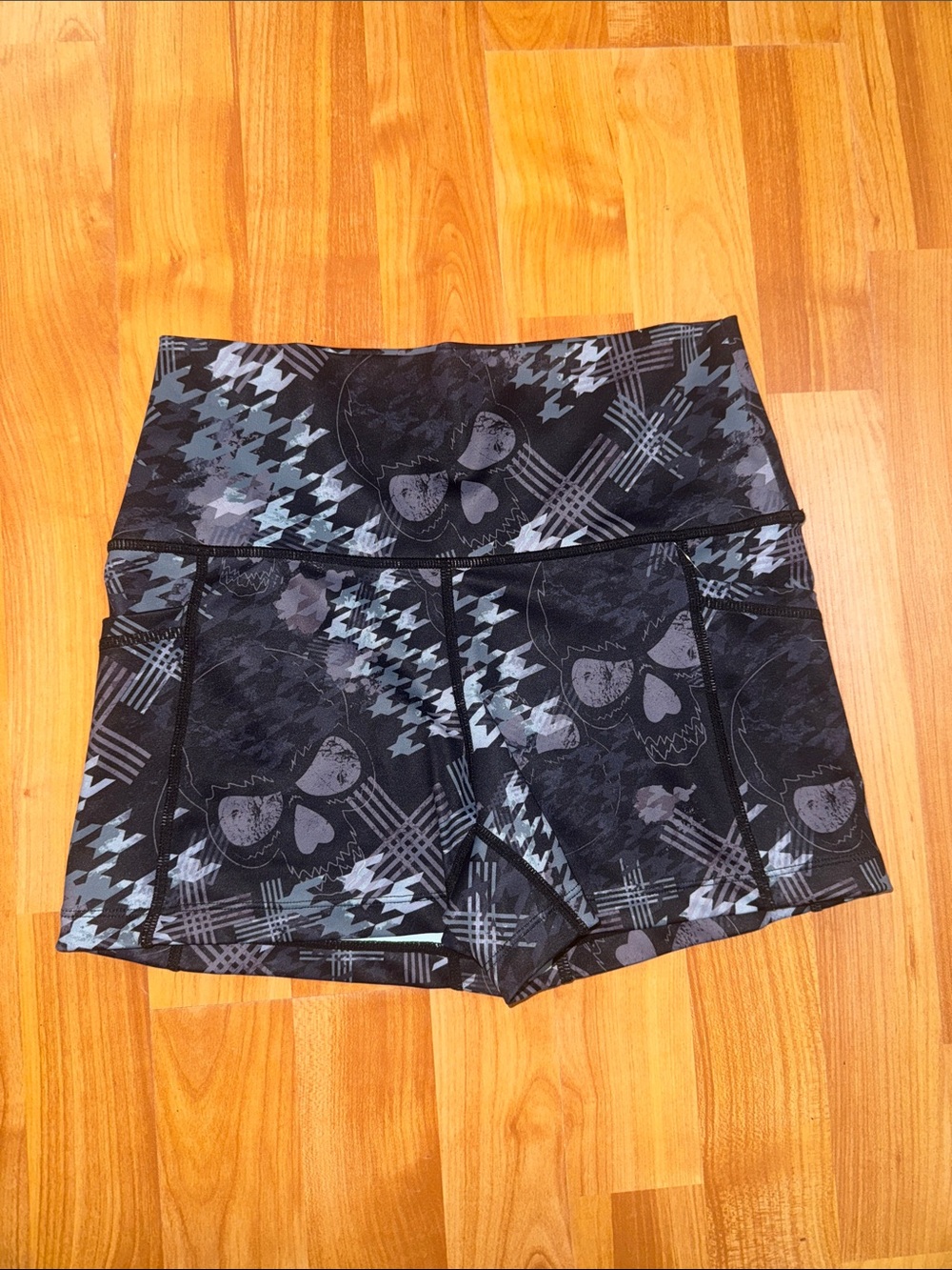 CVG Constantly Varied Gear Knockout skull Biker Shorts gray Xsmall
